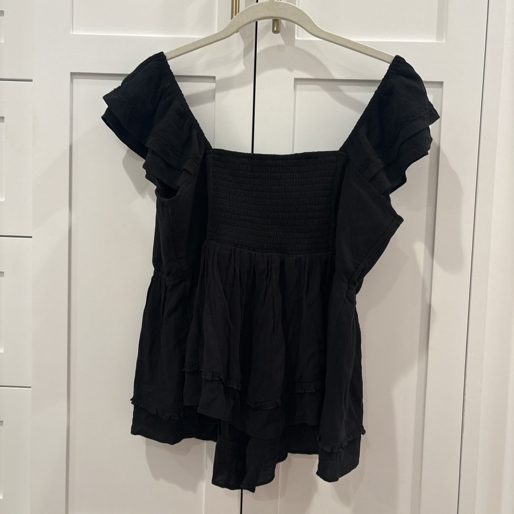 Hollister Black Ruffle Sleeve Blouse - Picture 2 of 3